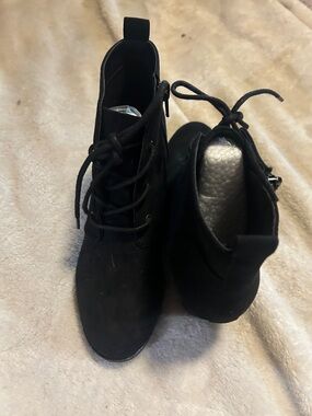 Classic Black Lace-Up Women's Ankle Boots